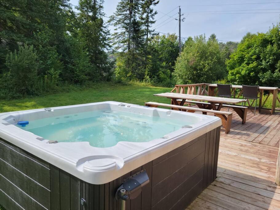 Du Avec Prive, Wifi, Bbq Et Sup Holiday home Saint Adolphe D'Howard